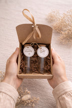 Set van twee glazen bewaarflesjes - "Mijn eerste haarlokje" & "Mijn eerste tandjes"