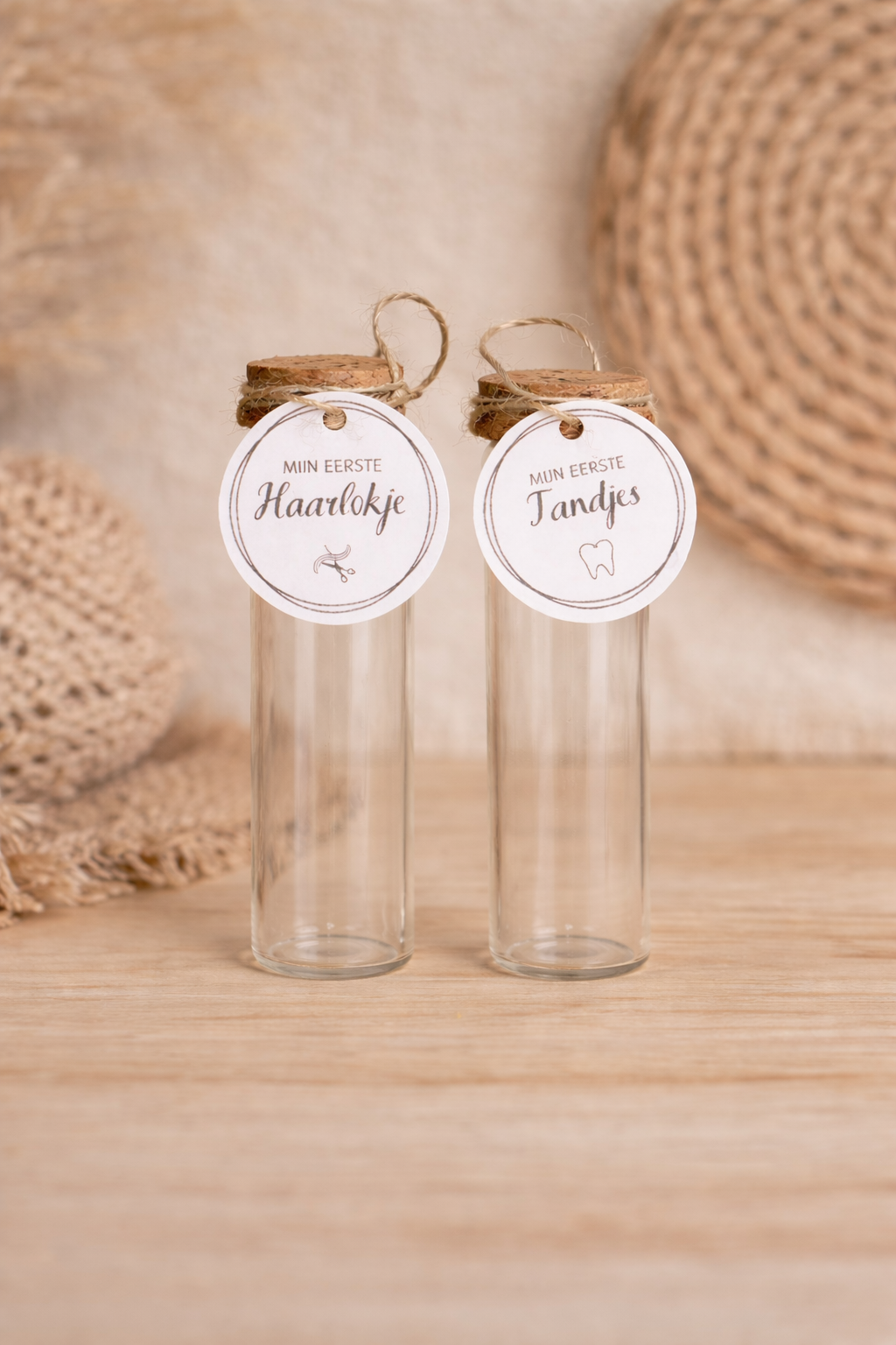 Set van twee glazen bewaarflesjes - "Mijn eerste haarlokje" & "Mijn eerste tandjes"